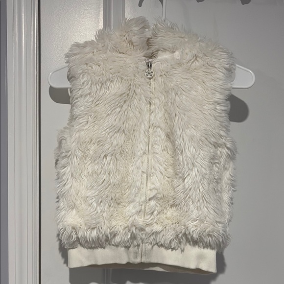 Gymboree Other - Gymboree Ivory Faux Fur Vest kids size L